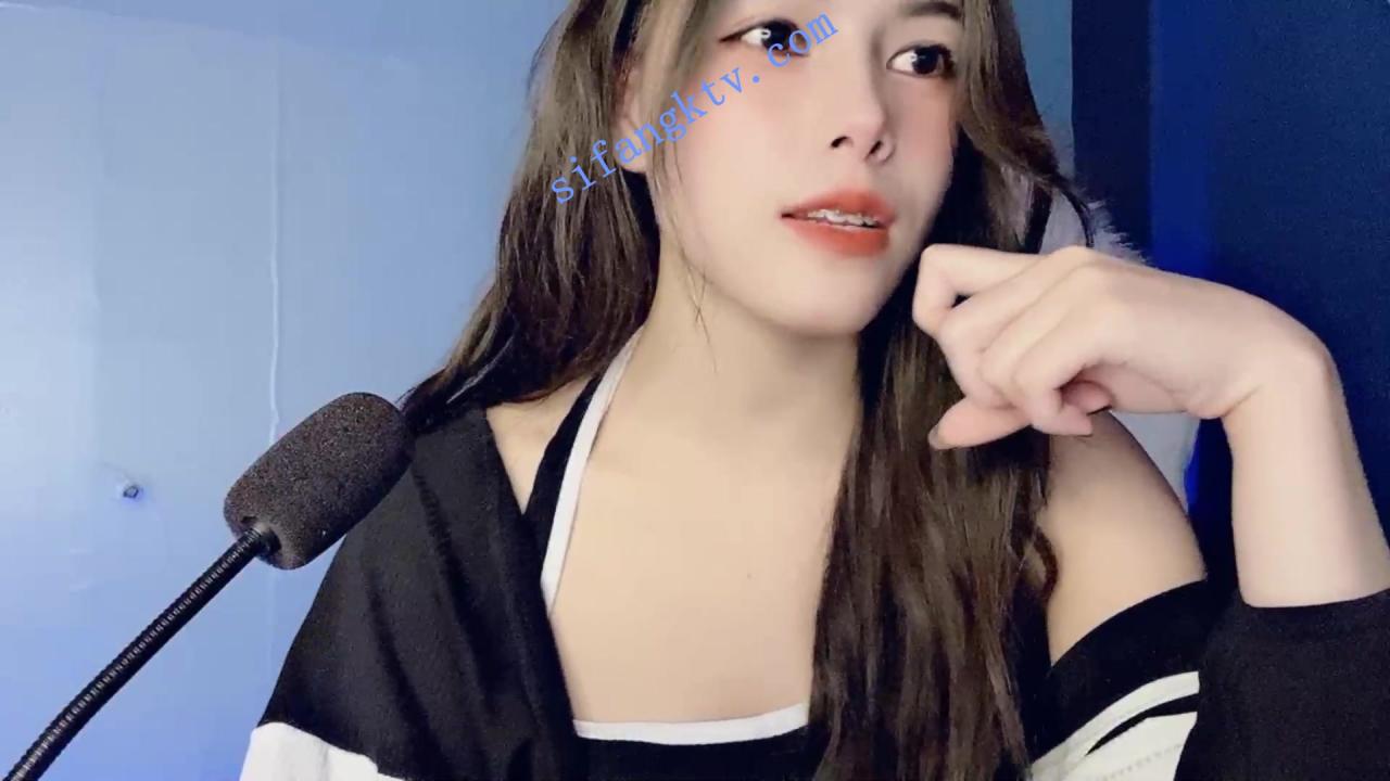 ❤❤❤超好看的高端女神 __SOda__ 道具对着镜头实打实的插 图 03