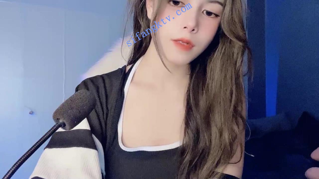 ❤❤❤超好看的高端女神 __SOda__ 道具对着镜头实打实的插 图 06