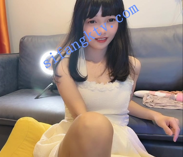 ❤❤❤ kekexixi 20岁,学生,恋爱校花类型,道具自慰流水 图 01