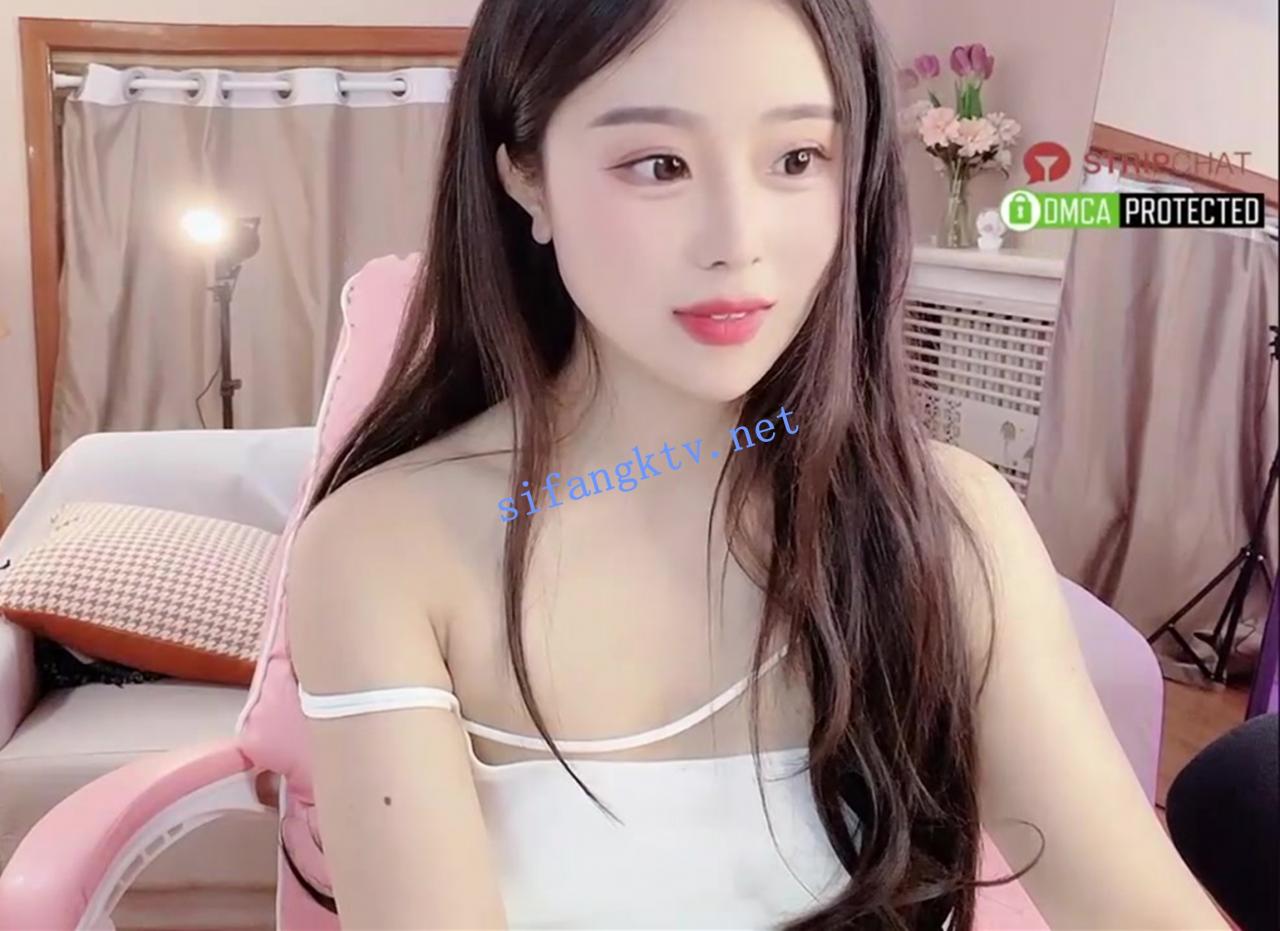 太漂亮了~ jennyjoice 女神大尺度道具自慰~害我撸了好几回~ 图 02