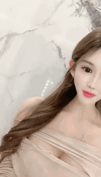 超无敌极品淫荡骚女 巨臀任你意淫 性感小骚嘴等着小哥哥… 图 01