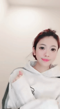 明星级女神下海 大乔r 抖音热门裸舞奶子抖得飞起美爆了 图 01