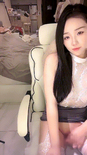 ⚜️极品长腿女神 成都徐若瑄 道具自慰~爽到嗷嗷叫~过瘾 图 01