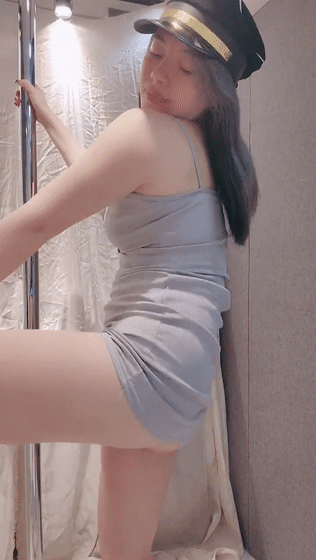 ✨绝对女神~ 小飘飘 颜值逆天身材炸裂~热舞掰穴道具狂嗨 图 02