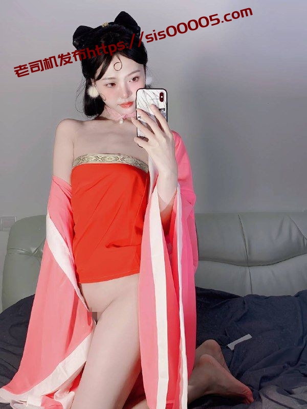 推特62.1万粉丝颜值女神 真真U 门槛福利 图 01