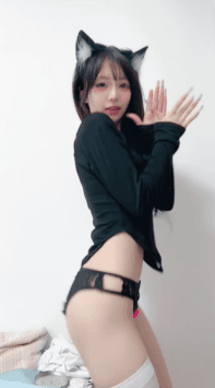 ♆ 乖乖饱饱 顶级校花! 好骚~好漂亮~裸舞~道具自慰~过瘾! 图 01