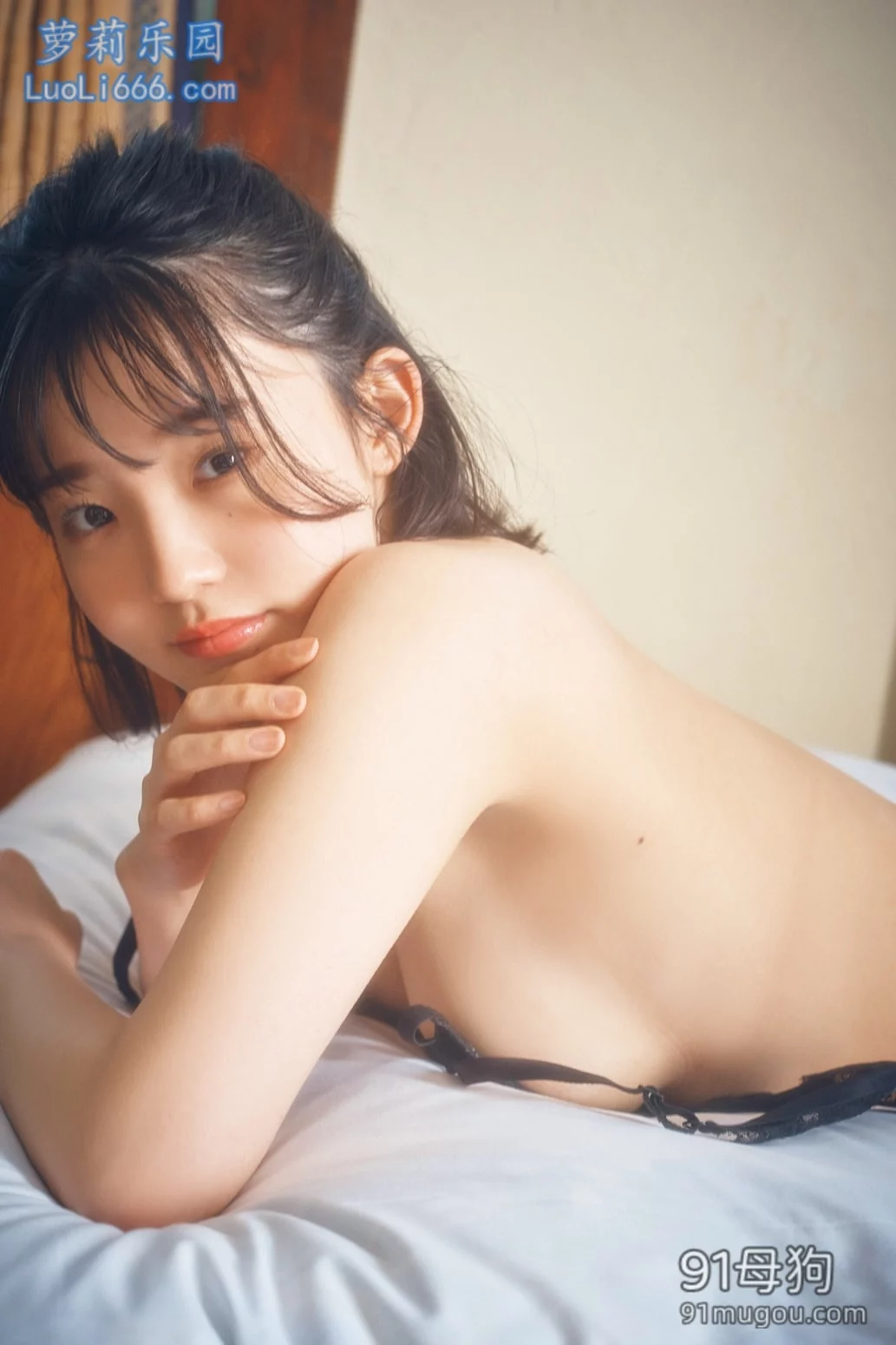 FLASH 日系纸妹露乳翘臀诱惑【72P+77M】