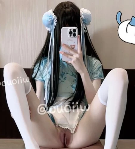 小池理奈(奈奈酱) 新作 [188订阅] 10分钟 金主1V1双马尾白虎衬衫自慰 [1V-620MB]