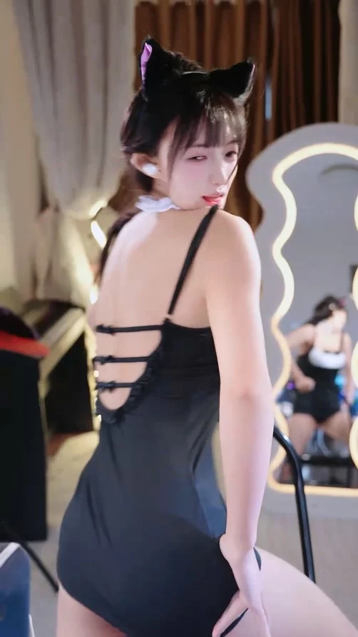 来秀 福福/陈欣然 骚妹福福撅臀漏内内 深夜测试尺度46v#1 图 04