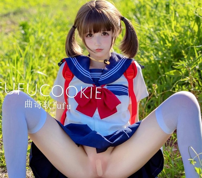 曲奇软fufu – 新作 8月女儿服 [32P3V-94.3MB]